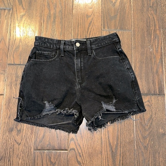 Hollister black curvy ultra high rise Mom shorts size 27 - Picture 2 of 7